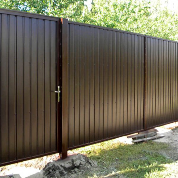 Ворота распашные из металлопрофиля