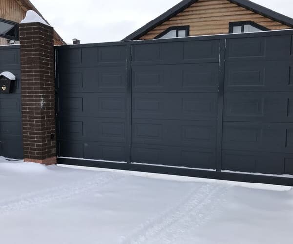 Откатные ворота из сэндвич-панелей